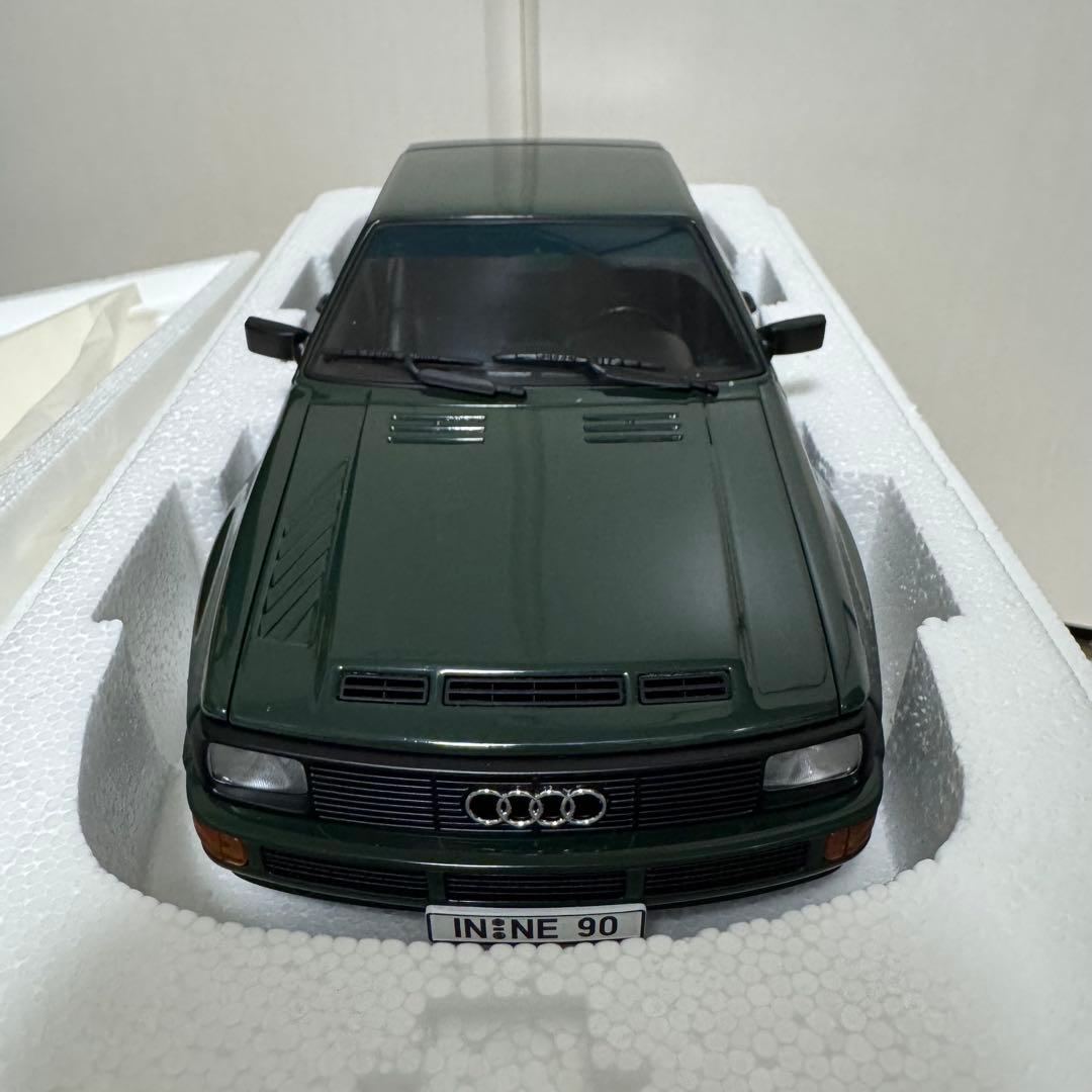 ミニカー AUTOart Audi sport Quattro 1988 1/18