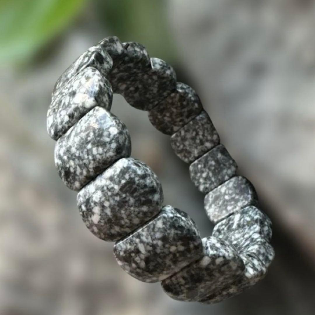 遠野霊石　超高波動　スペシャルバングル　ハンドメイド　感謝の石　奇跡の石　波動石