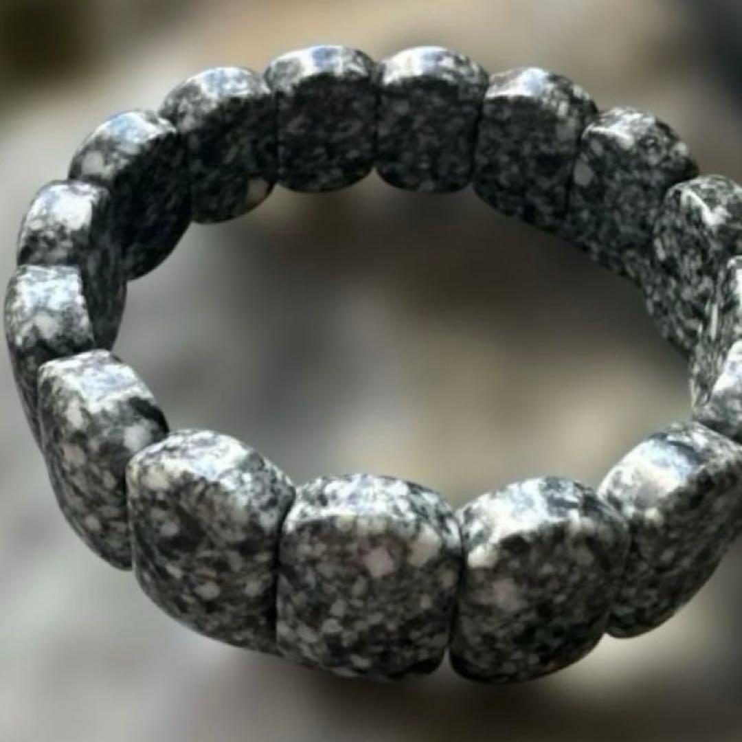 遠野霊石　超高波動　スペシャルバングル　ハンドメイド　感謝の石　奇跡の石　波動石