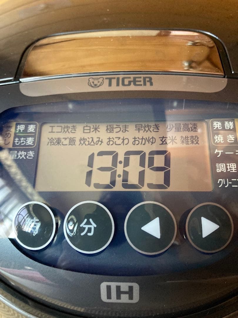 1回使用　タイガー魔法瓶　炊飯器 5合 IH式 JPW-X100HD 説明書付き