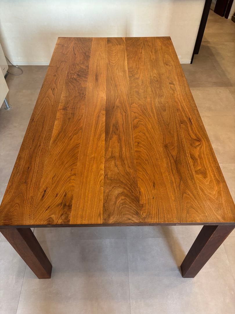 ウォールナット ダイニングテーブル
