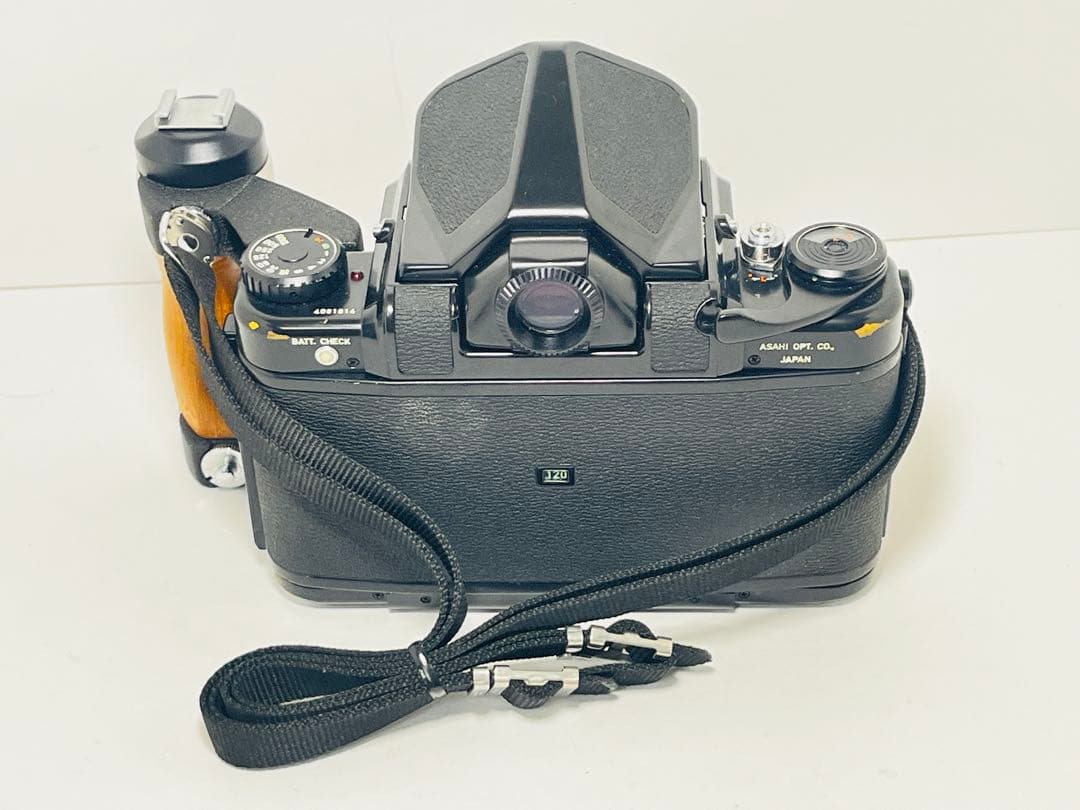 【完動品】ASAHI PENTAX 6×7 木製グリップ　ストラップ付き
