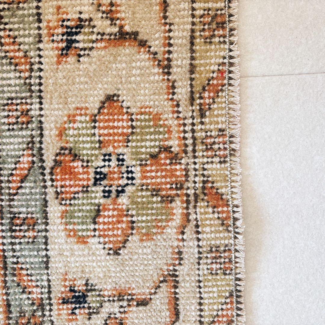 トルコ　ヴィンテージラグ　オレンジ　フローラル