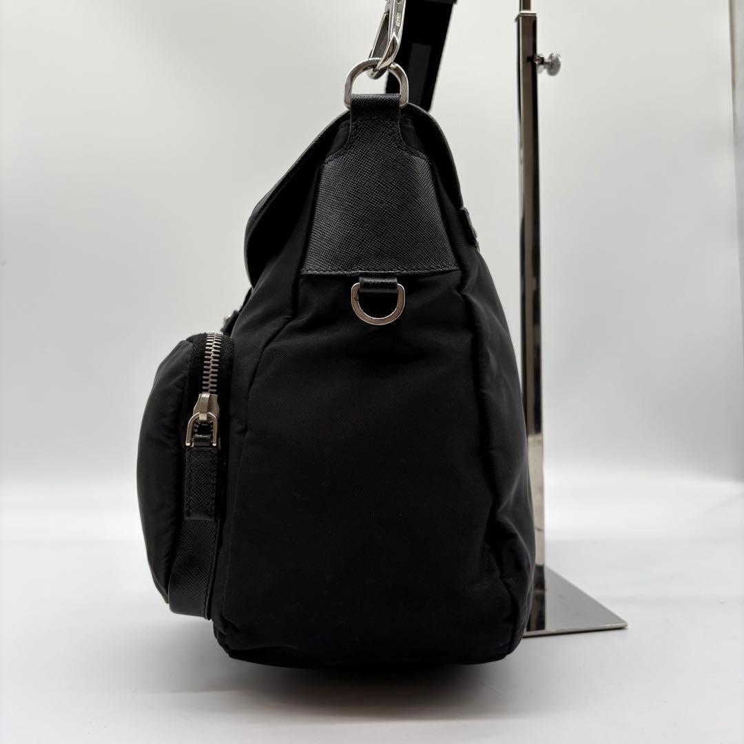 【極美品】PRADA ショルダーバッグ 三角ロゴプレート ナイロン サフィアーノ
