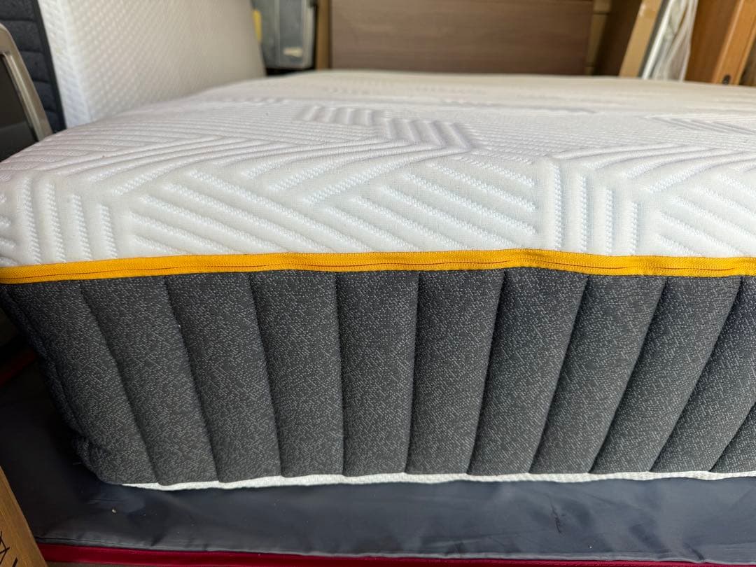 全国送料無料　エマ・ラグジュアリー　シングル マットレス 美品　トライアル品