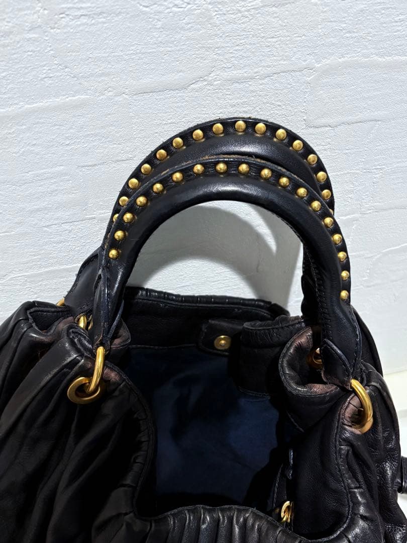 miu miu ブラック ハンドバッグ