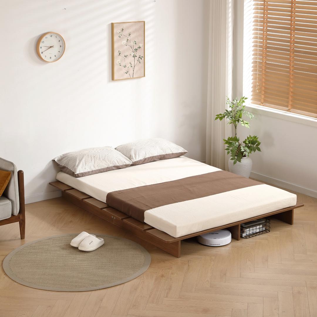 【幅140cm】ベッド　脚付き　木目調　コンパクト　BROWN