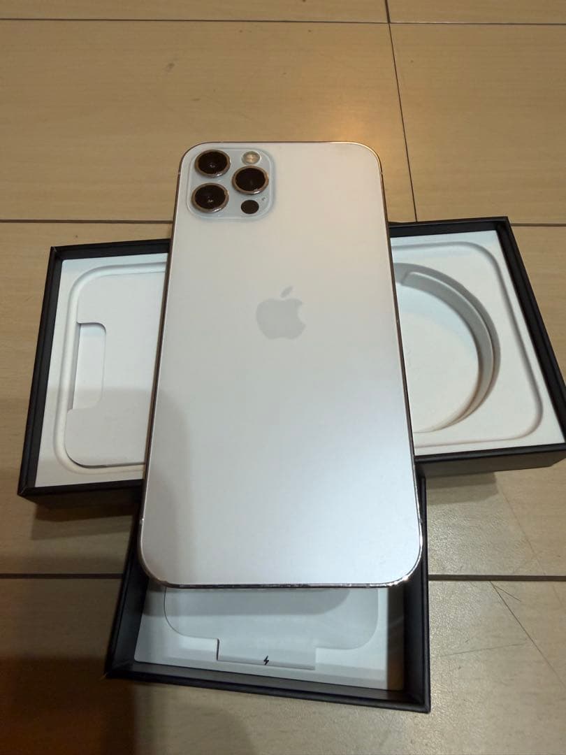 Apple iPhone 12 Pro 512 GB シルバー