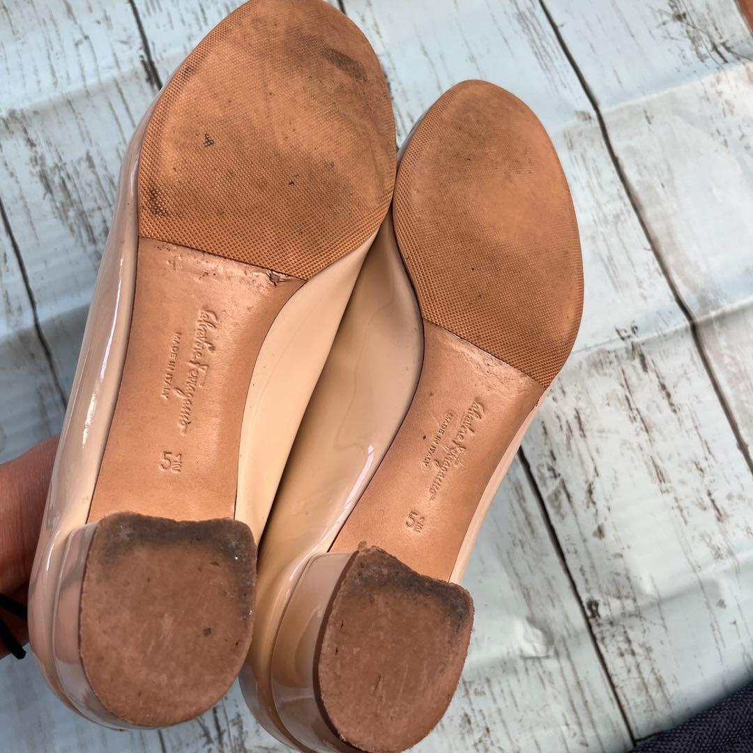 サルヴァトーレフェラガモ パンプス　23cm