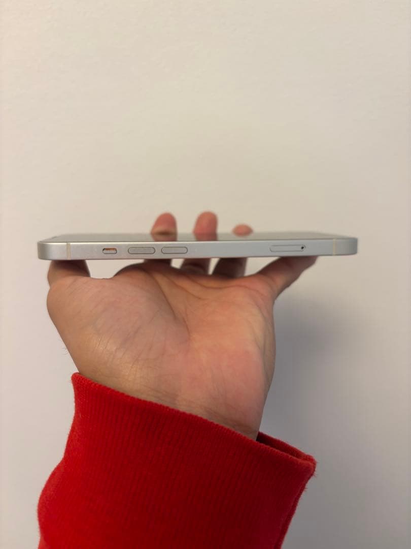 iPhone13 白　128GB