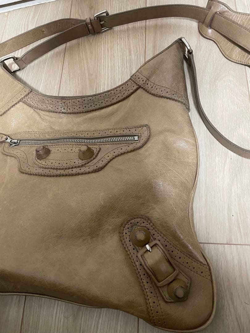 正規品　balenciaga シティ　ショルダーバッグ　ベージュ　city