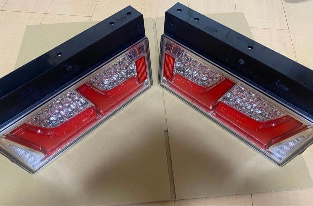 小糸製LEDテール 左右 ノーマルターン　2連　レッドver