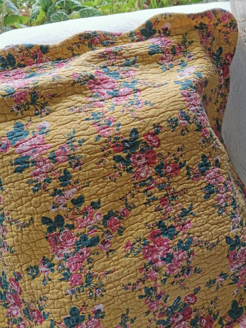 フランスヴィンテージ 絞り薔薇ファブリック ブティキルト風ラージクッションカバー