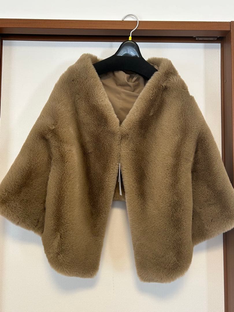 新品未使用タグ付JENNE リッチボリュームファーケープ