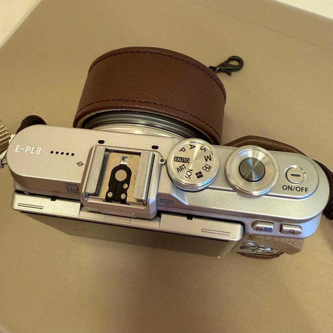 オリンパス　　pen e pl8 カバー　バッテリー　充電器　レンズ　カメラ