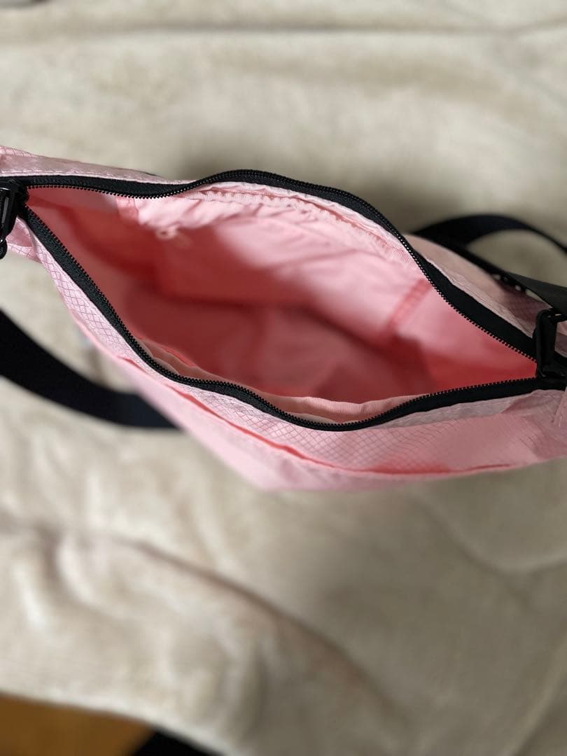 セール中　SUPREME Small Messenger Bag バッグ ピンク