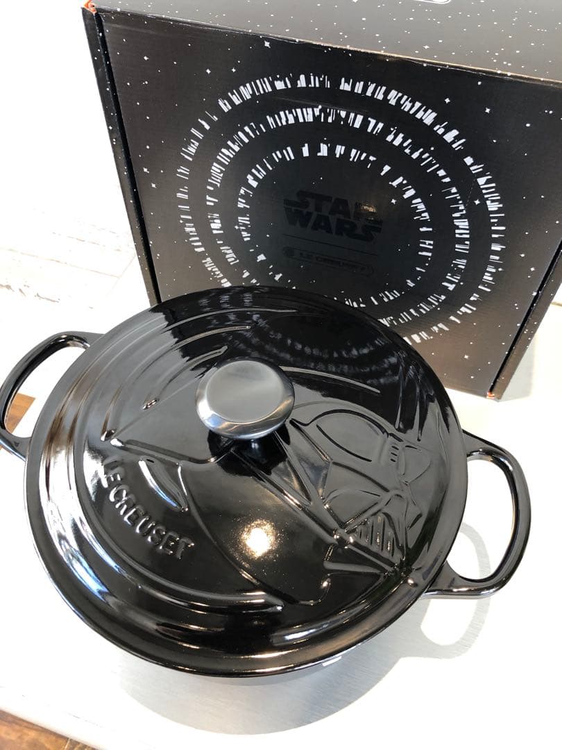 再お値下げ⭐︎ルクルーゼ　スターウォーズ　ココットロンド26cmシャイニーブラック