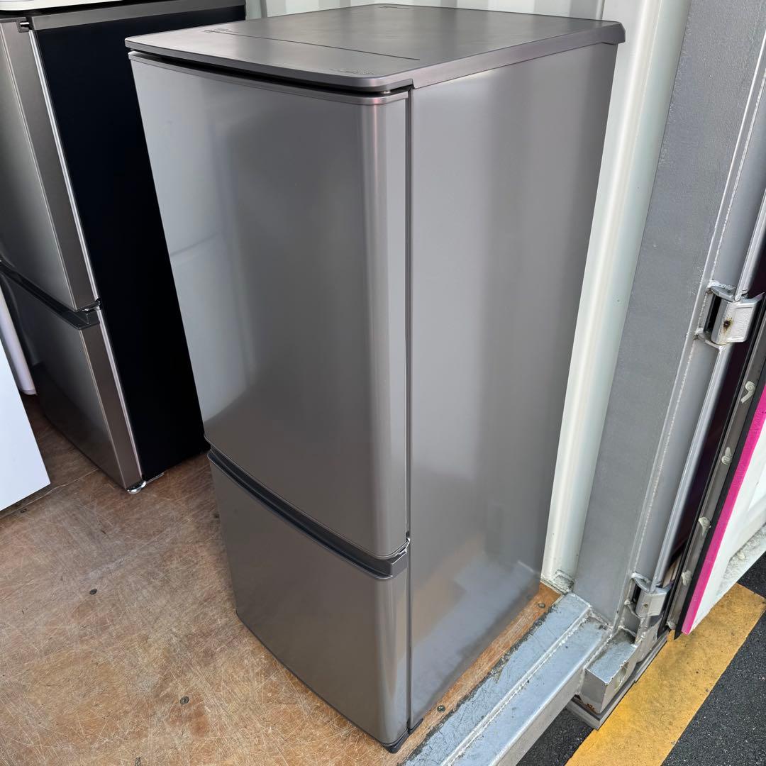C7319★2024年製★展示品★未使用品★三菱　冷蔵庫　グレー　自動霜取り