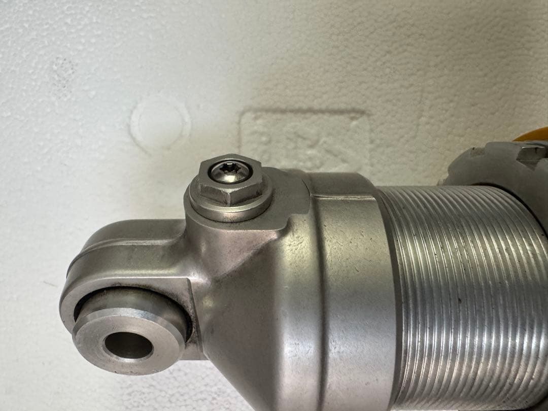 Öhlins ショックアブソーバー シルバー/イエロー スズキ　GSR600用