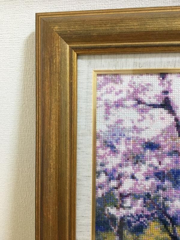 クロスステッチ刺繍絵画（額縁は8万円の特注品です☆彡）