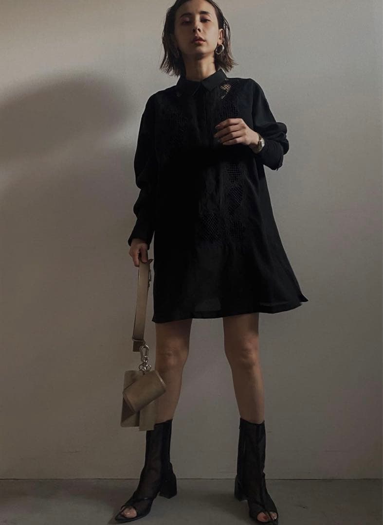 新品☆AMERIアメリ☆エンブロイダリーシアーシャツ☆ブラック