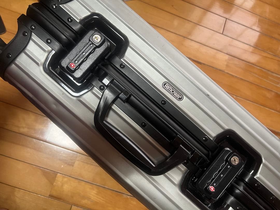 リモワ×モンクレール限定コラボスーツケース32L機内持ち込み可RIMOWA貴重