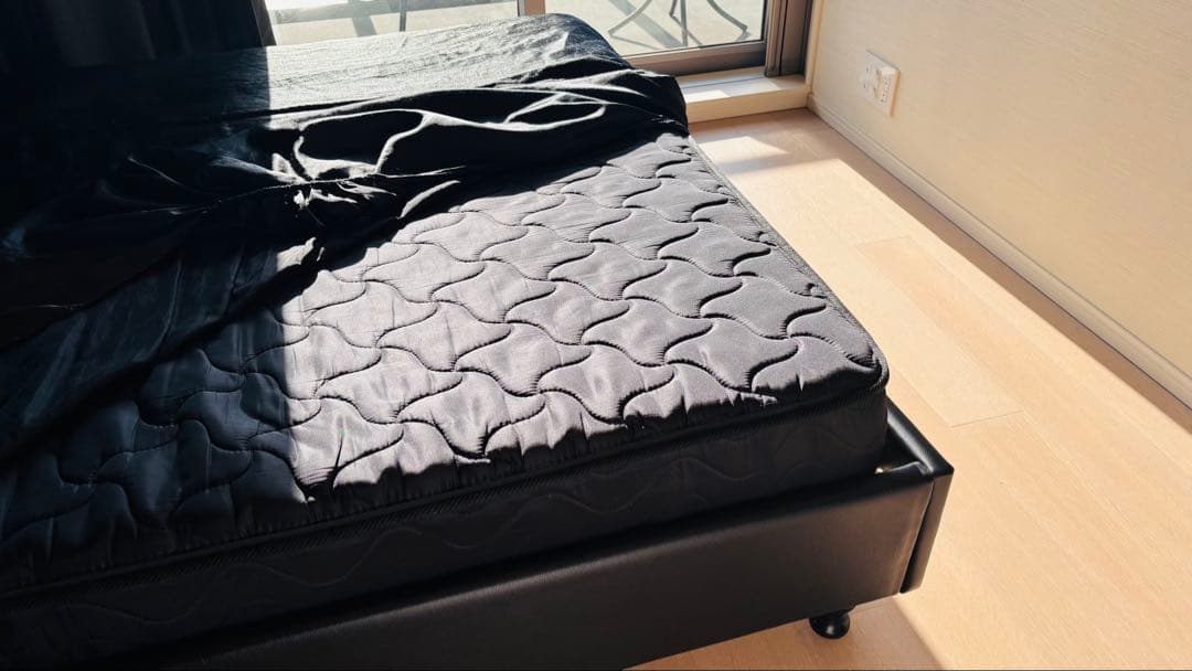 レザー　ダブルベッド　フレーム＆マットレス