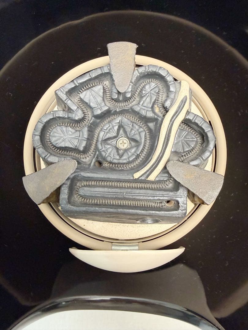 ほぼ未使用 茶道具 黒真塗 紅鉢型 野々田商店製電熱器 釜師浄義作 松地紋真形釜