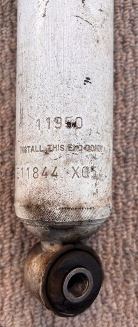 プロコンプ ES1000 ショックアブソーバー JA11用（2〜3インチアップ）