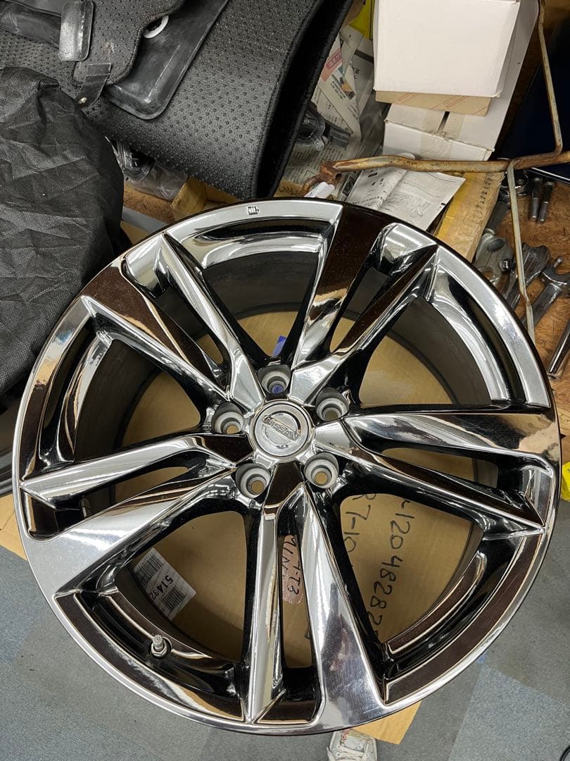 日産　純正　スカイライン　RV37 400R 19 4本　空気圧センサー付き