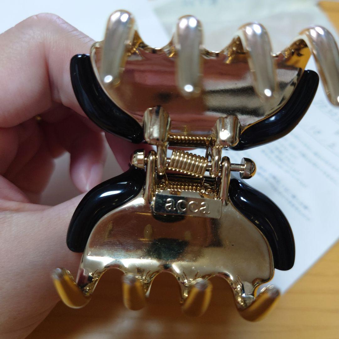 acca ヘアクリップ 黒/ゴールド