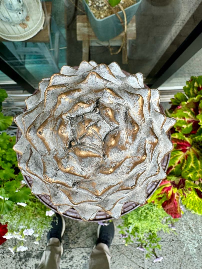 アンティチョーク　エレガント　ポリレジン　アンティーク調　置物