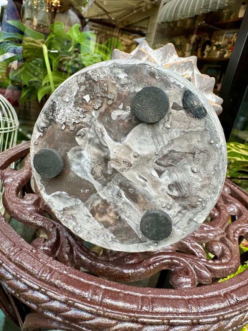 アンティチョーク　エレガント　ポリレジン　アンティーク調　置物