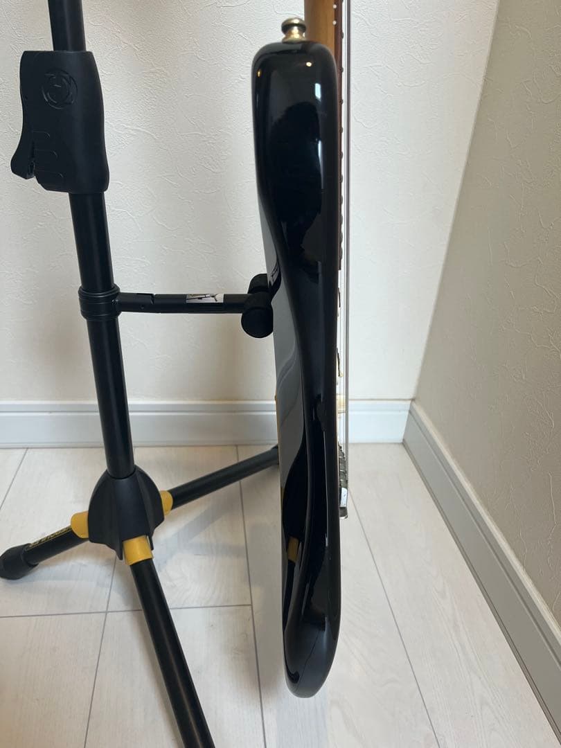 Squier スクワイヤー ストラトキャスター 黒 ブラック エレキギター