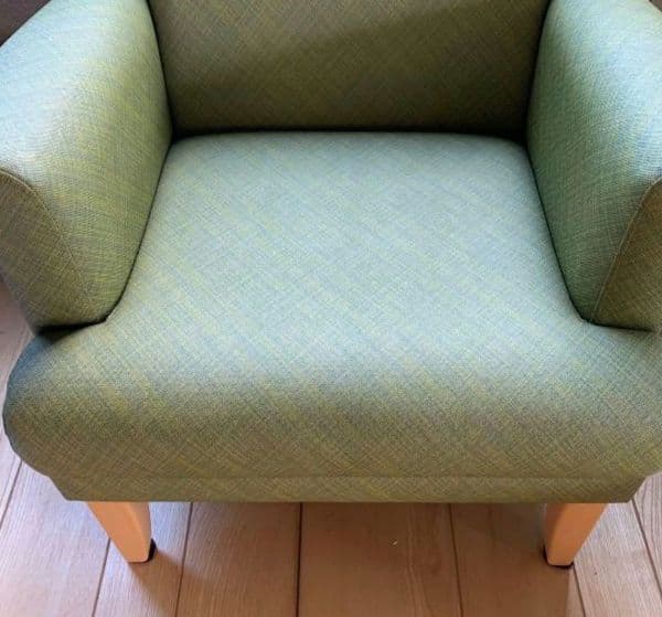 【最終特価】Oliver高級1人掛けソファ　ナチュラルグリーン　シングルソファ