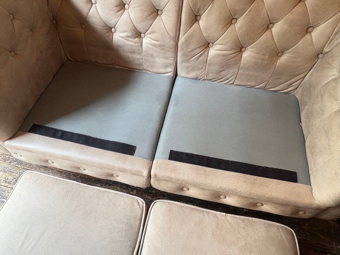 ベージュ ヴィンテージ チェスターフィールド風 ソファ レトロ