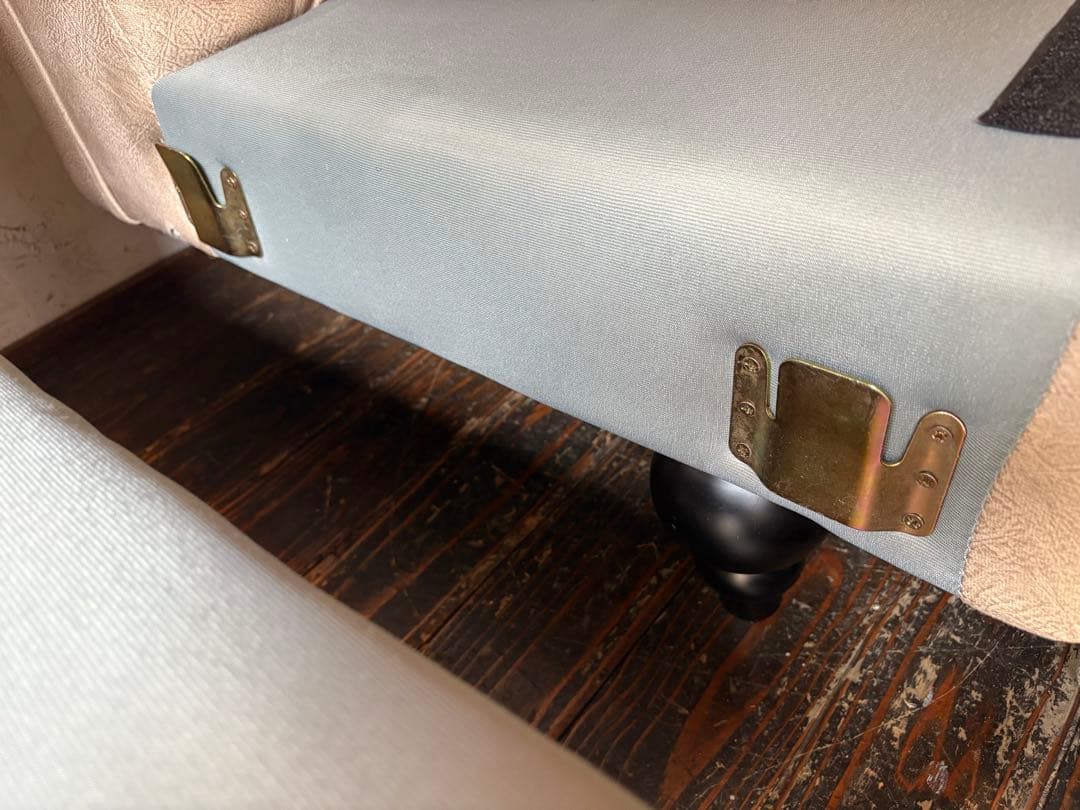 ベージュ ヴィンテージ チェスターフィールド風 ソファ レトロ