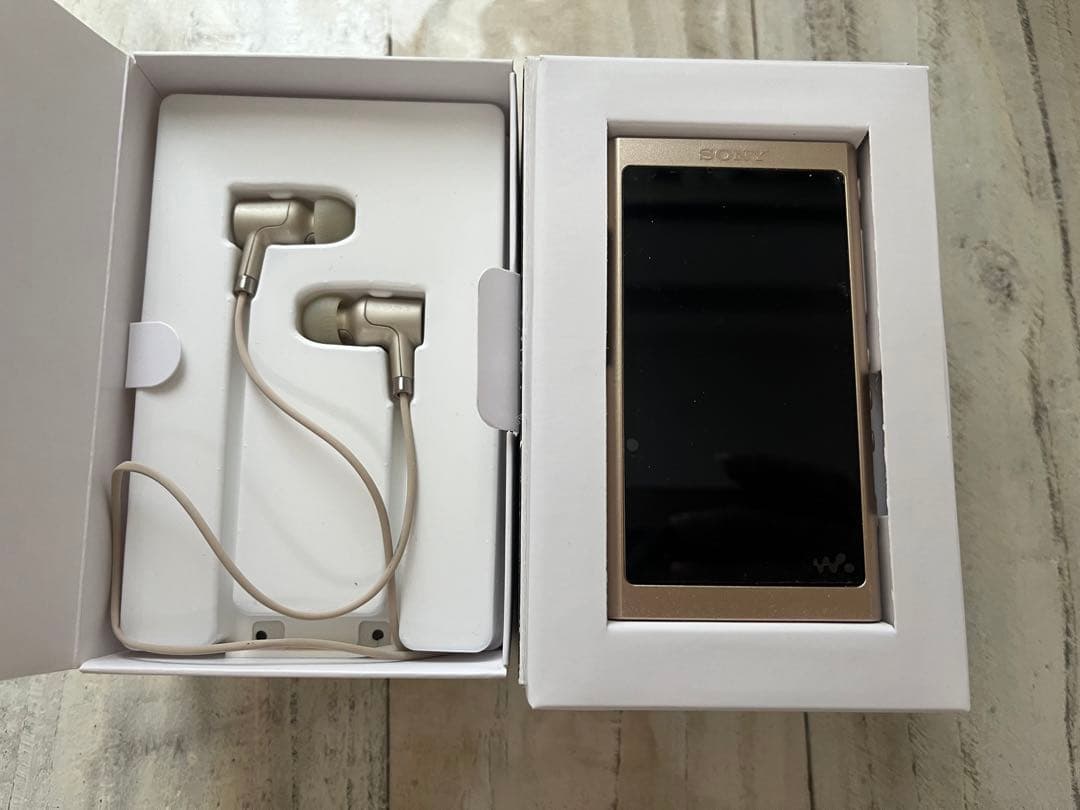 こ*ん様 ウォークマン NW-A56HN 32GB