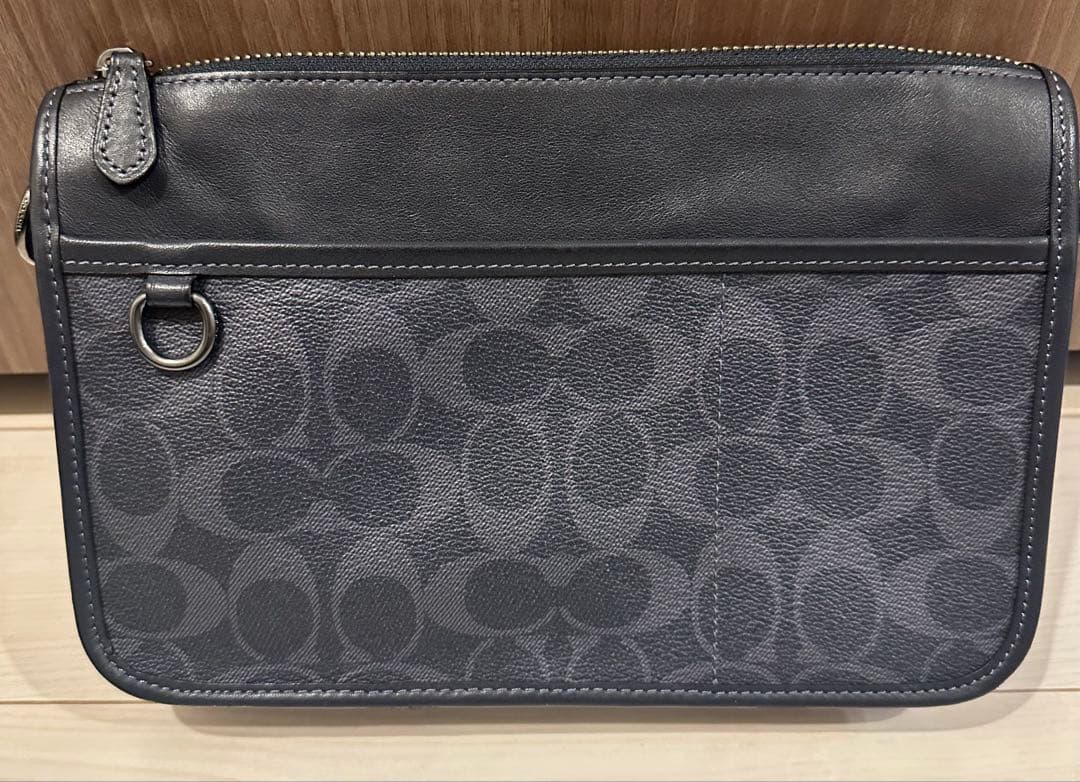 COACHシグネチャーショルダーバッグ