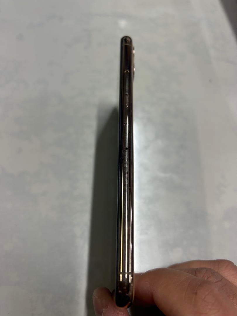 iPhone 11 Pro Maxゴールド　ラズミさん専用
