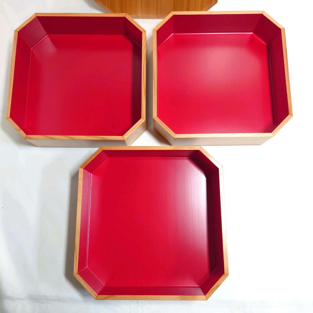 秋田杉　隅切三段重　内朱　重箱