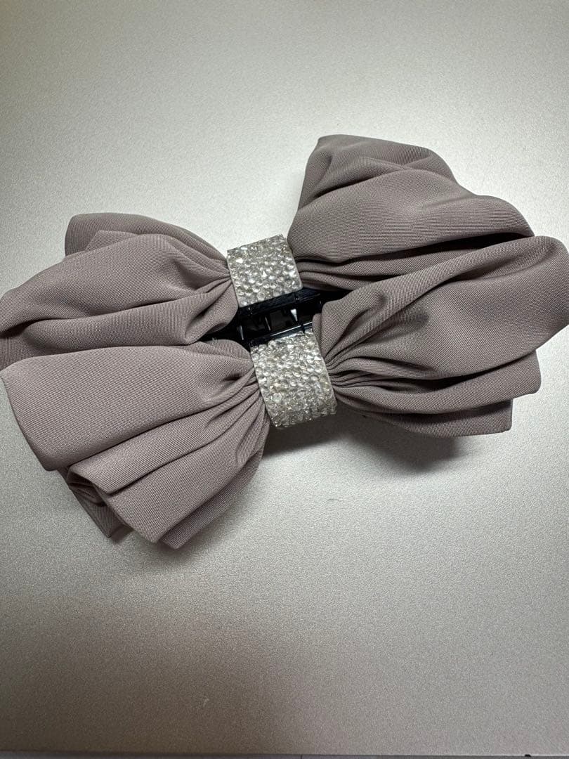 ラフィネリボン バナナクリップ ピンクベージュ