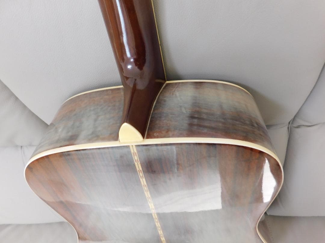 Yamaki YW-35 アコースティックギター　白濁あるも音は健在　キズ少ない