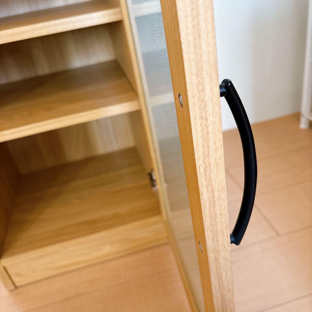 ナチュラル　4段ガラス扉　食器棚　シンプル　【引き取り可】