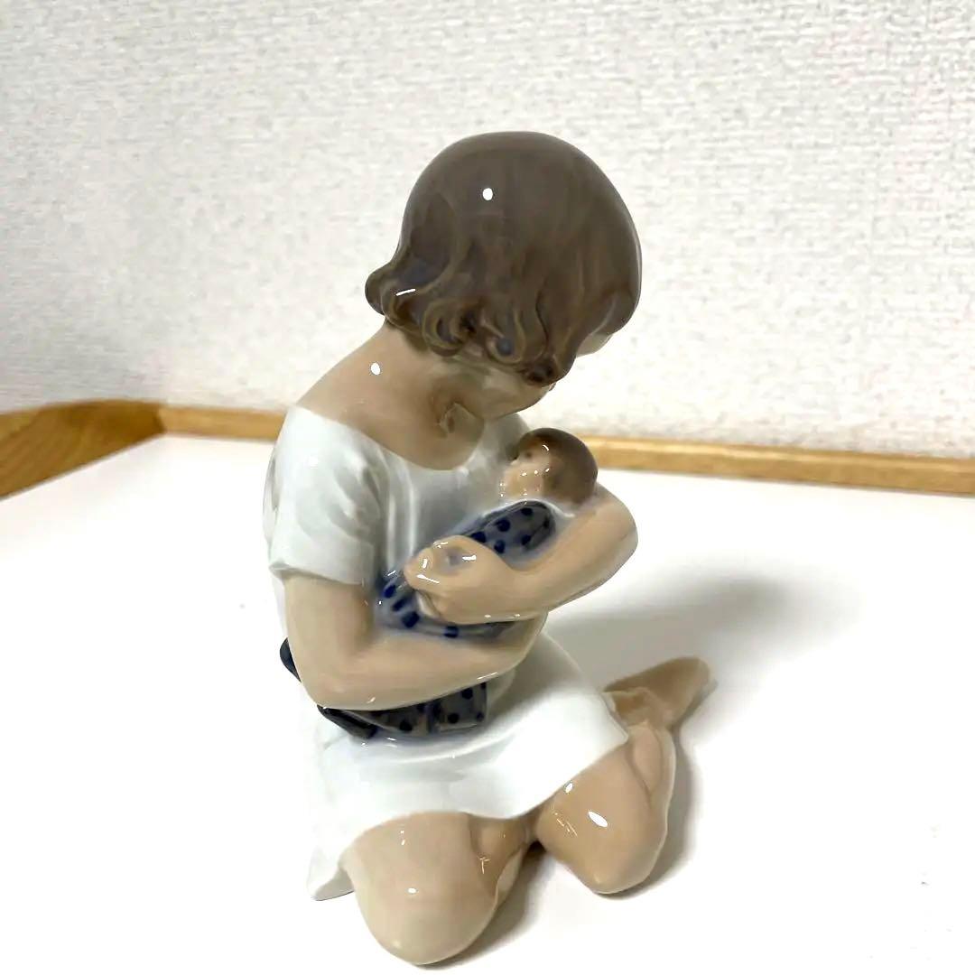 Girl with doll・１９７４年ー７８年・１３cm・ Cop・