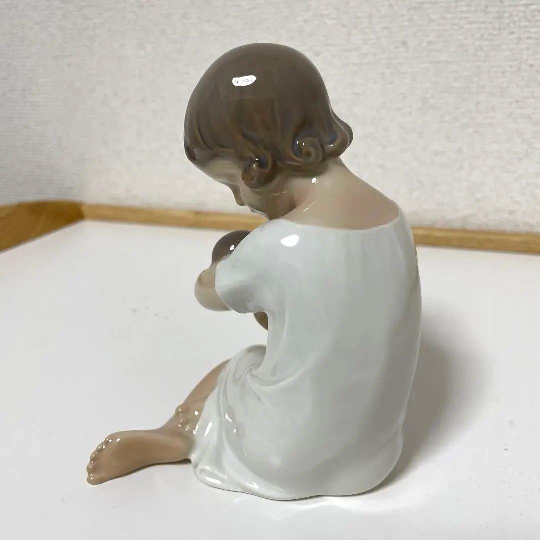 Girl with doll・１９７４年ー７８年・１３cm・ Cop・