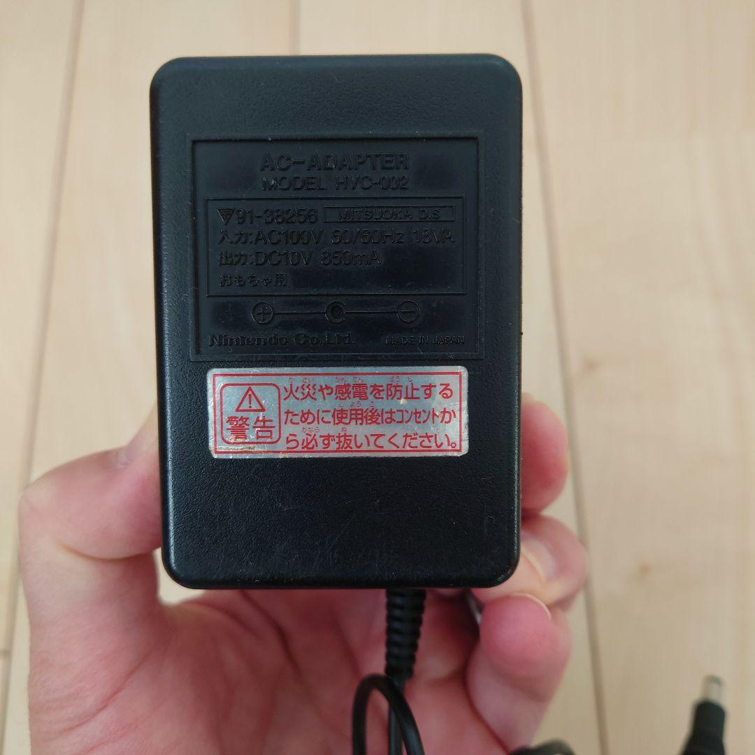 ファミリーコンピュータ本体（ソフト4本付）