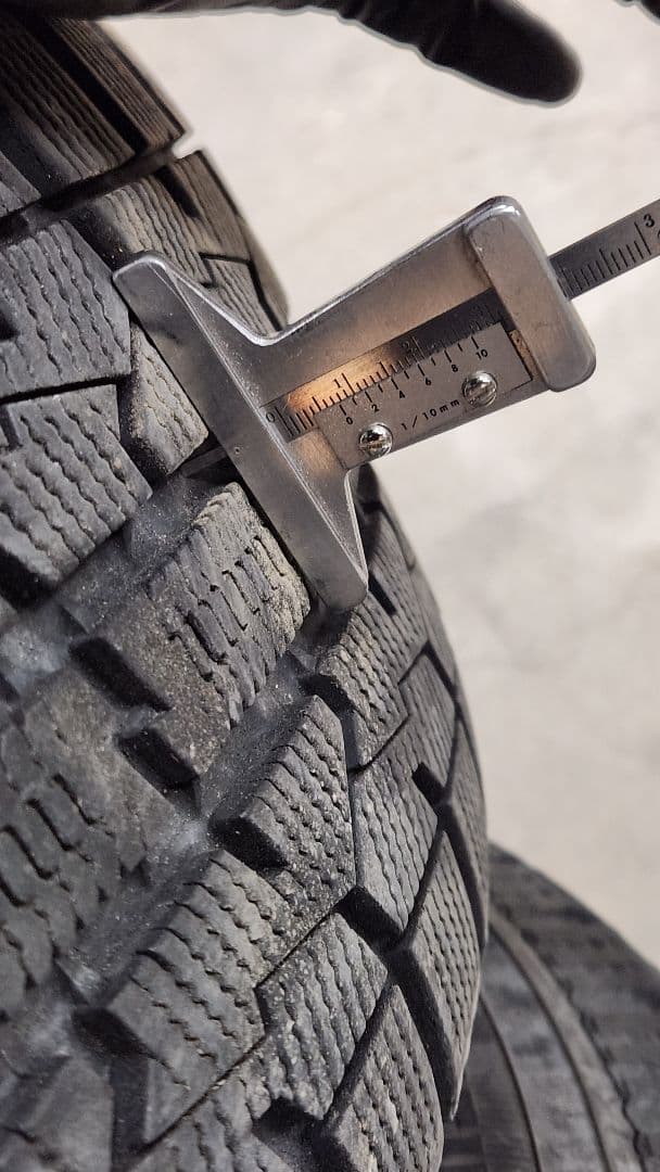 ①専用出品195/60r16　スタッドレスタイヤホイール付き2本