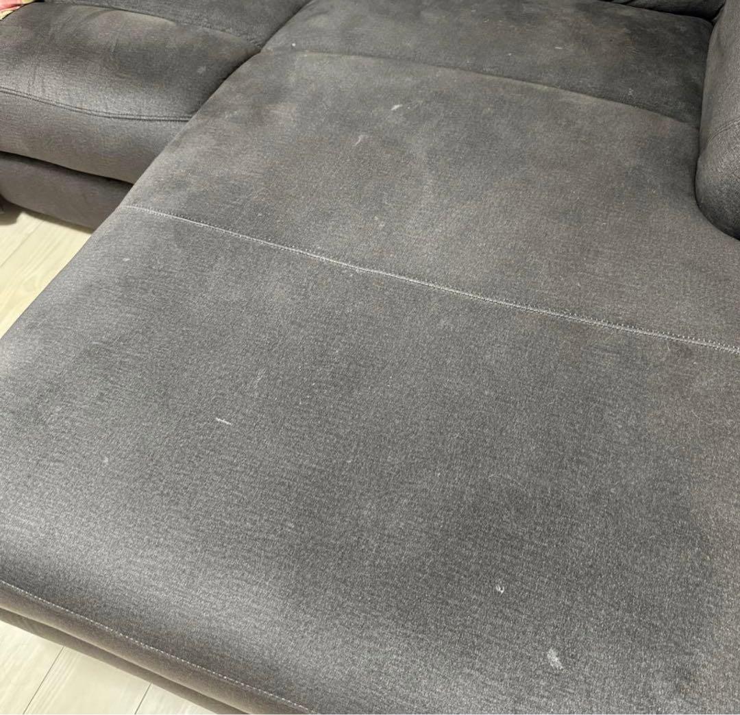 高級感あるおしゃれなテーブル付き　自動足置き　大きめソファー