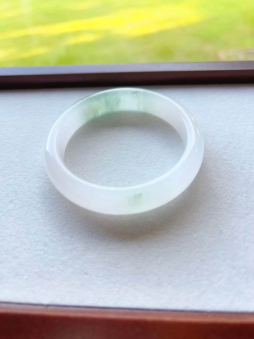 新疆天山翠　雪翠白底青　ヒスイ氷飄花　(内径)圏口54バングル　天然石　一口翠